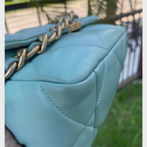 ❌Reserved❌🔥🔥Chanel Tiffany Blue Flap 19 Small Flap - Picture 12 of 16